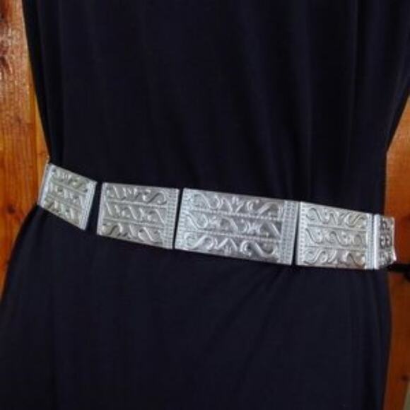 Silver Metal Rectangles & Black Elastic Stretch Belt Statement Chunky 31" to 38" - Picture 3 of 3